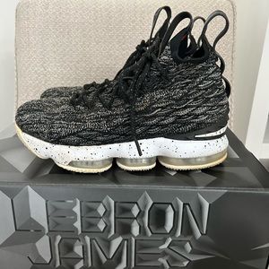 Nike Lebron XV 5Y- used but in good condition